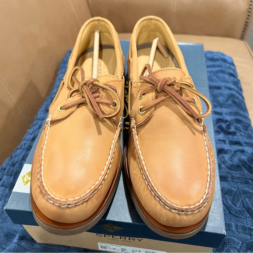 NWT - Men’s Sperry Boat Shoe 2-Eye Sahara Size 11.5